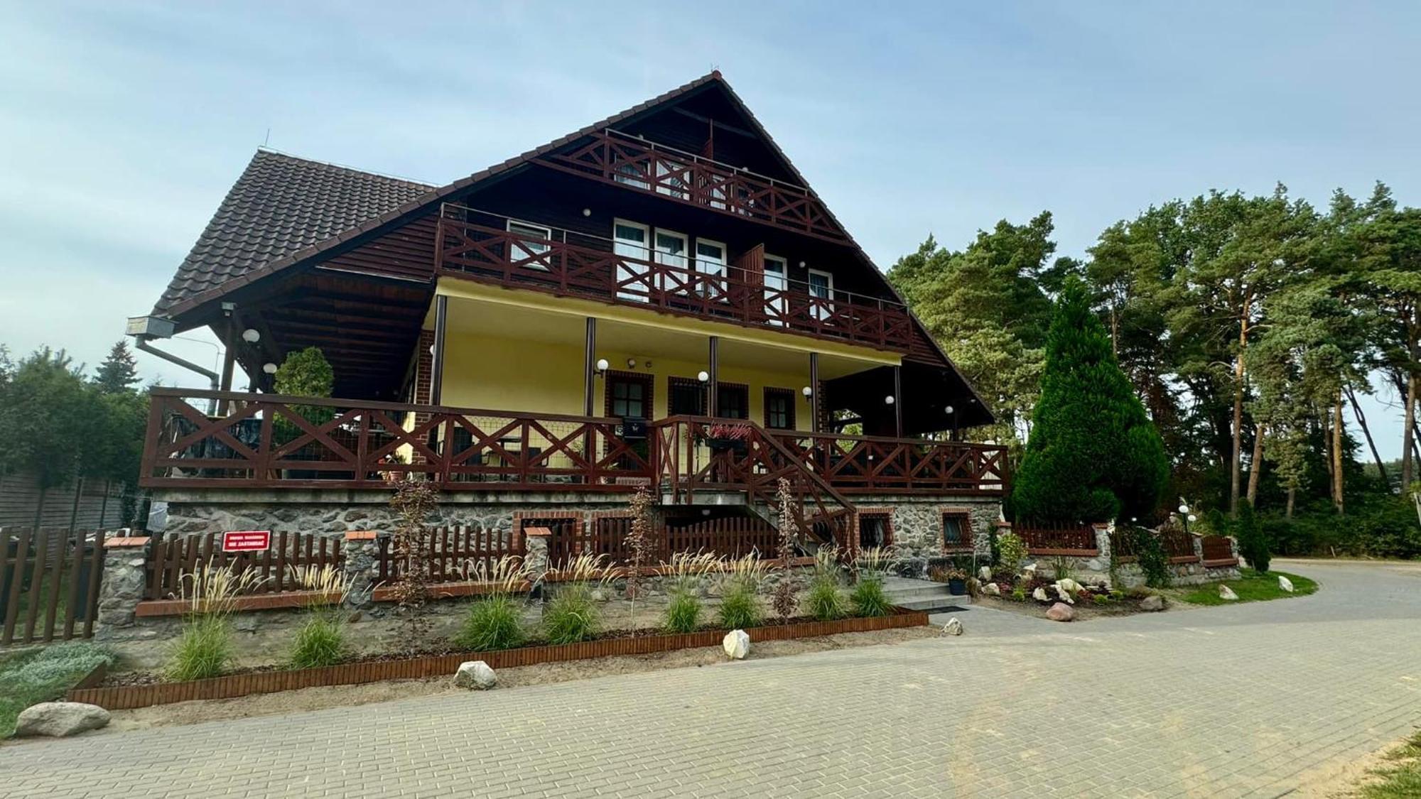 Powidz Lakeside Hotel & Restaurant Exteriör bild